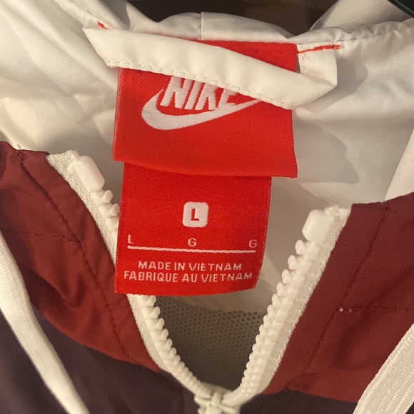 Womens NIKE Windrunner - Picture 7 of 8